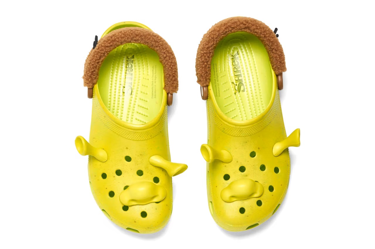 shrek-crocs-classic-clog3
