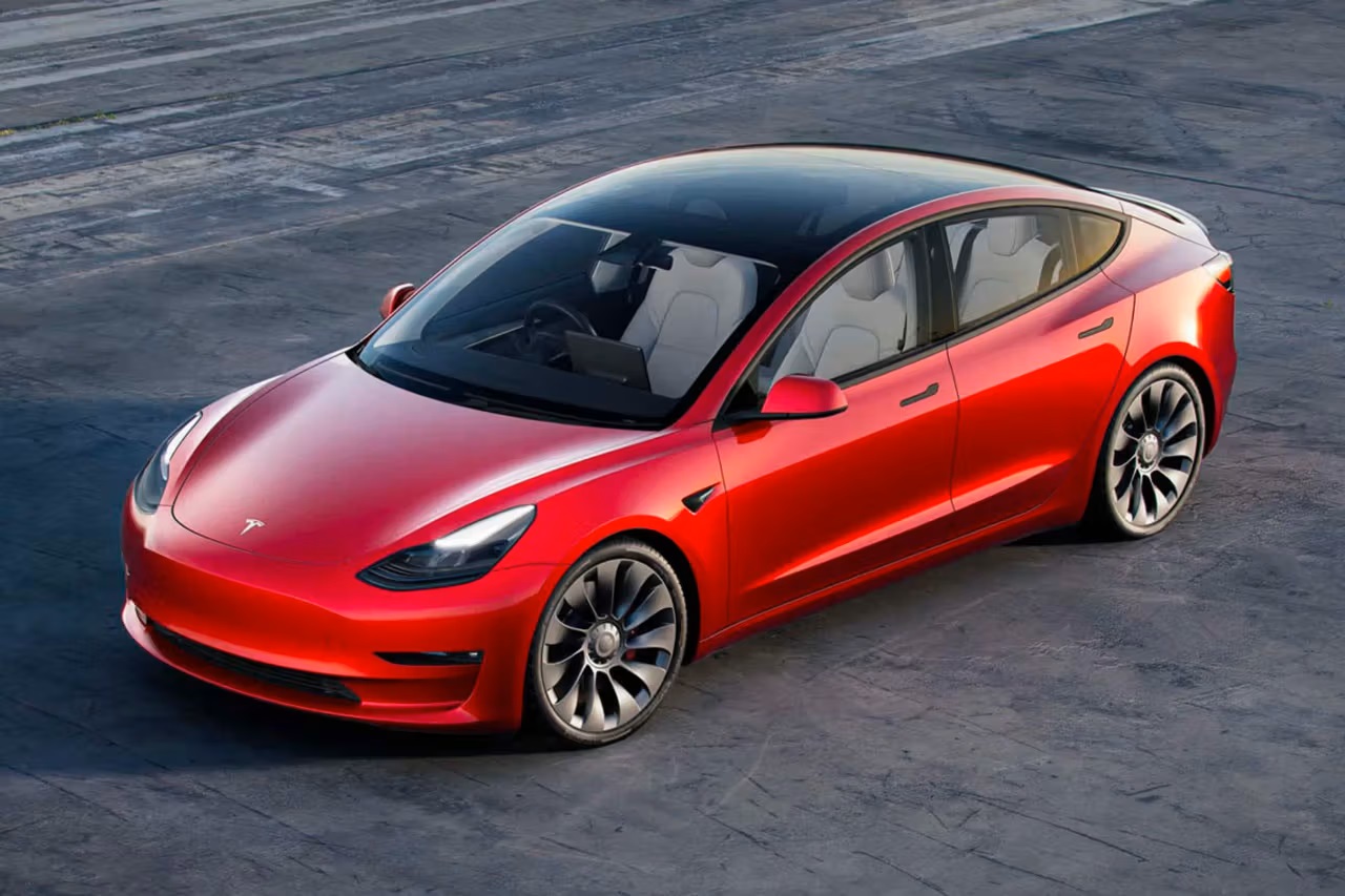Tesla เรียกคืนรถยนต์กว่า 2 ล้านคัน แก้ไขข้อบกพร่องระบบ Autopilot