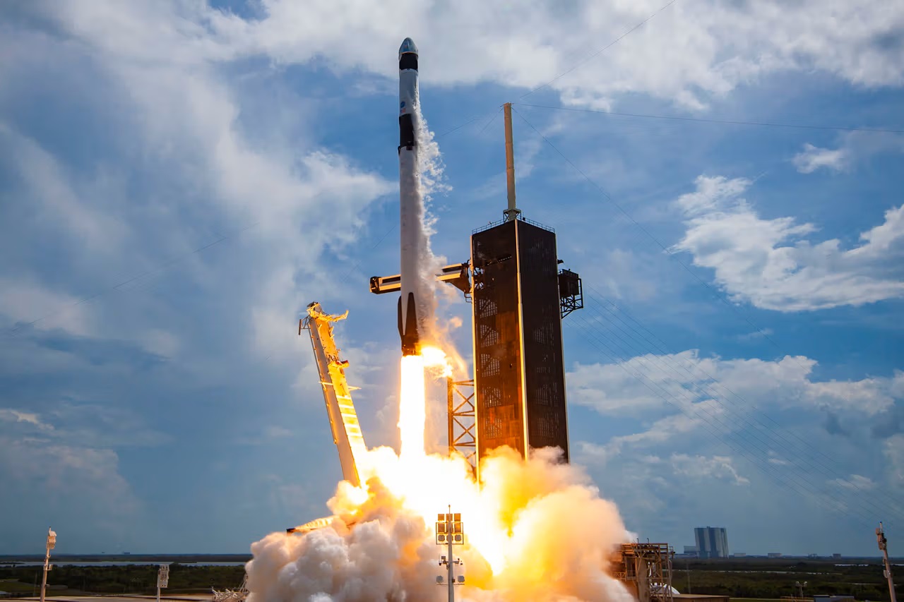 Amazon ประกาศร่วมมือกับ SpaceX ส่งดาวเทียม Project Kuiper ขึ้นสู่อวกาศ