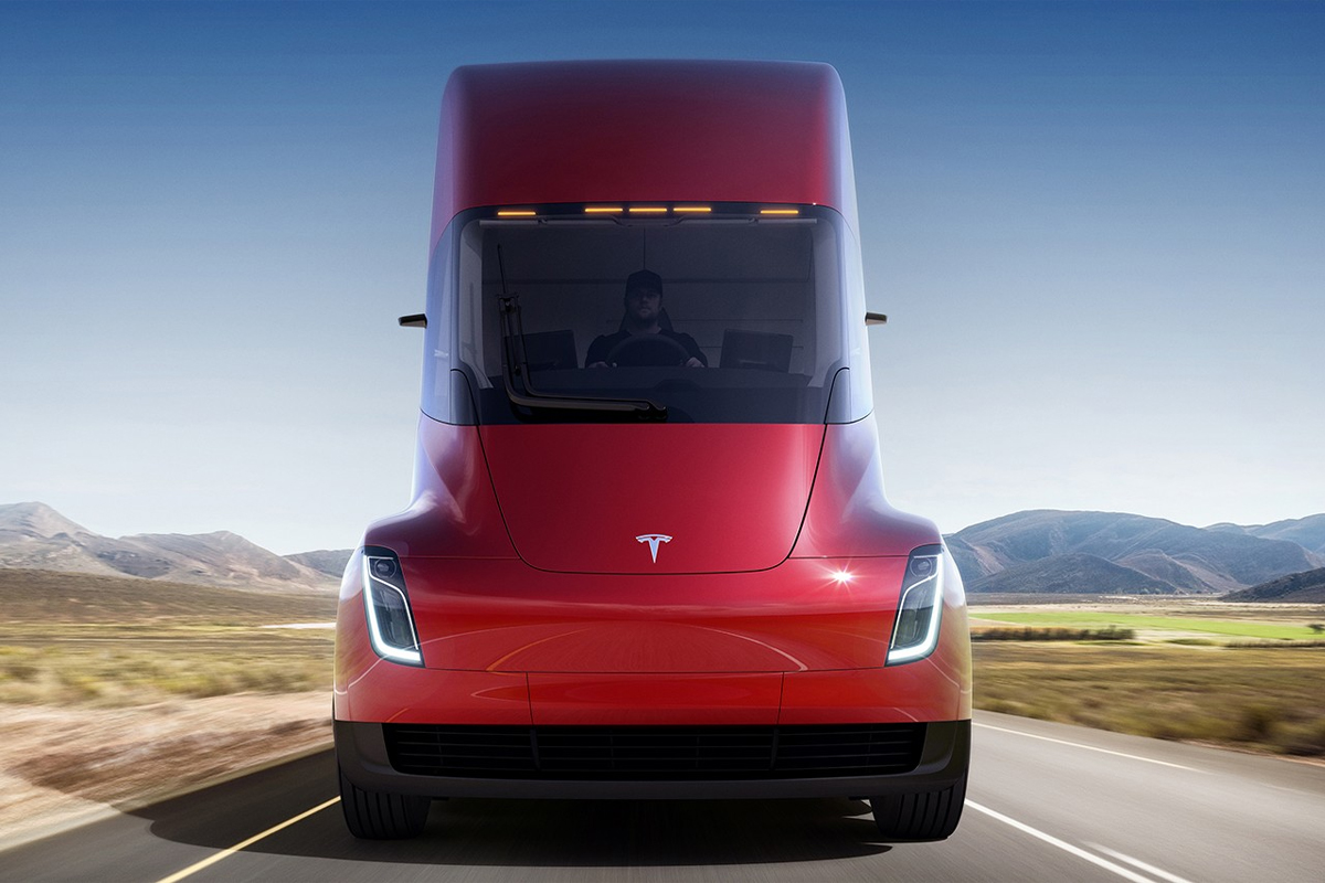 Semi Truck รถบรรทุกหัวลากระบบไฟฟ้าของ Tesla คาดมาถึงไม่เกินปีนี้