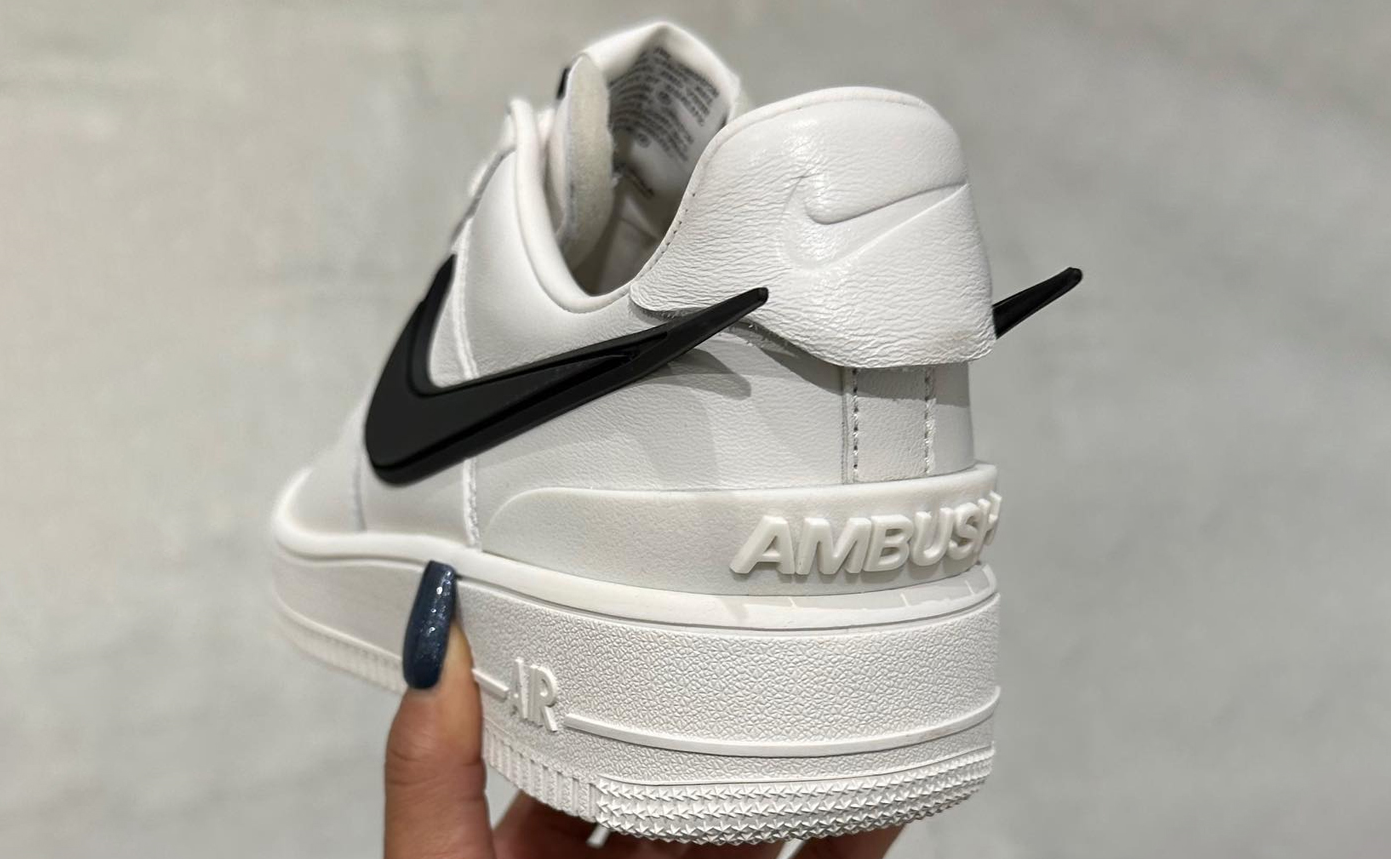 Yoon Ahn ปล่อยภาพรองเท้าใหม่สีขาว AMBUSH x Nike Air Force 1